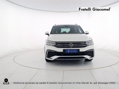 Auto Volkswagen Tiguan 1.5 tsi r-line 150cv dsg usata in vendita presso concessionaria Fratelli Giacomel a 28.900 &euro; - foto numero 2